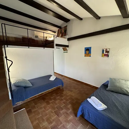 En Mont-ras, Palafrugell, Costa Brava Montrás