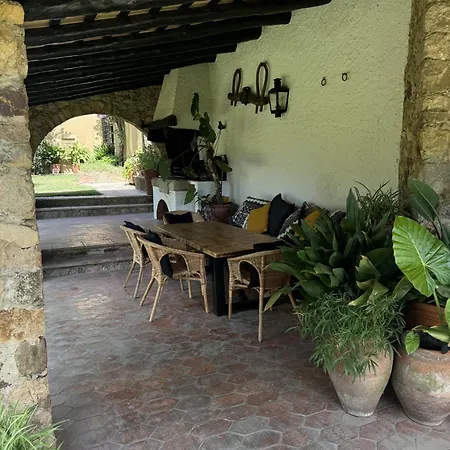 En Mont-ras, Palafrugell, Costa Brava * Montrás