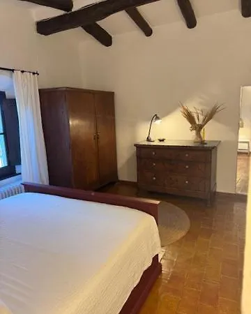En Mont-ras, Palafrugell, Costa Brava * Montrás