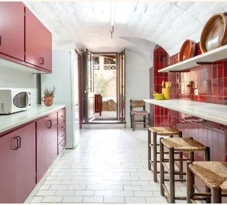 En Mont-ras, Palafrugell, Costa Brava Villa *